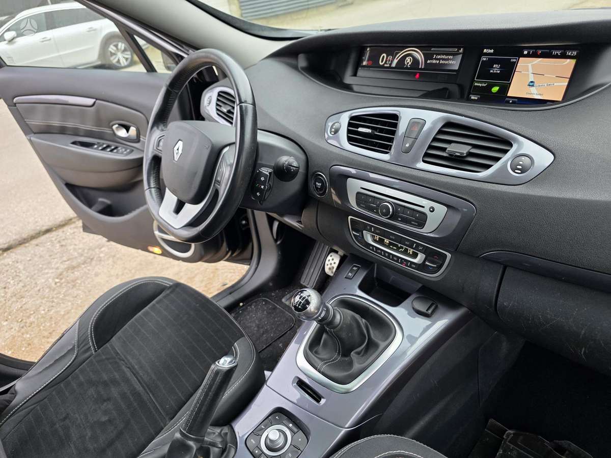 Renault Scenic 2014 — photo 22