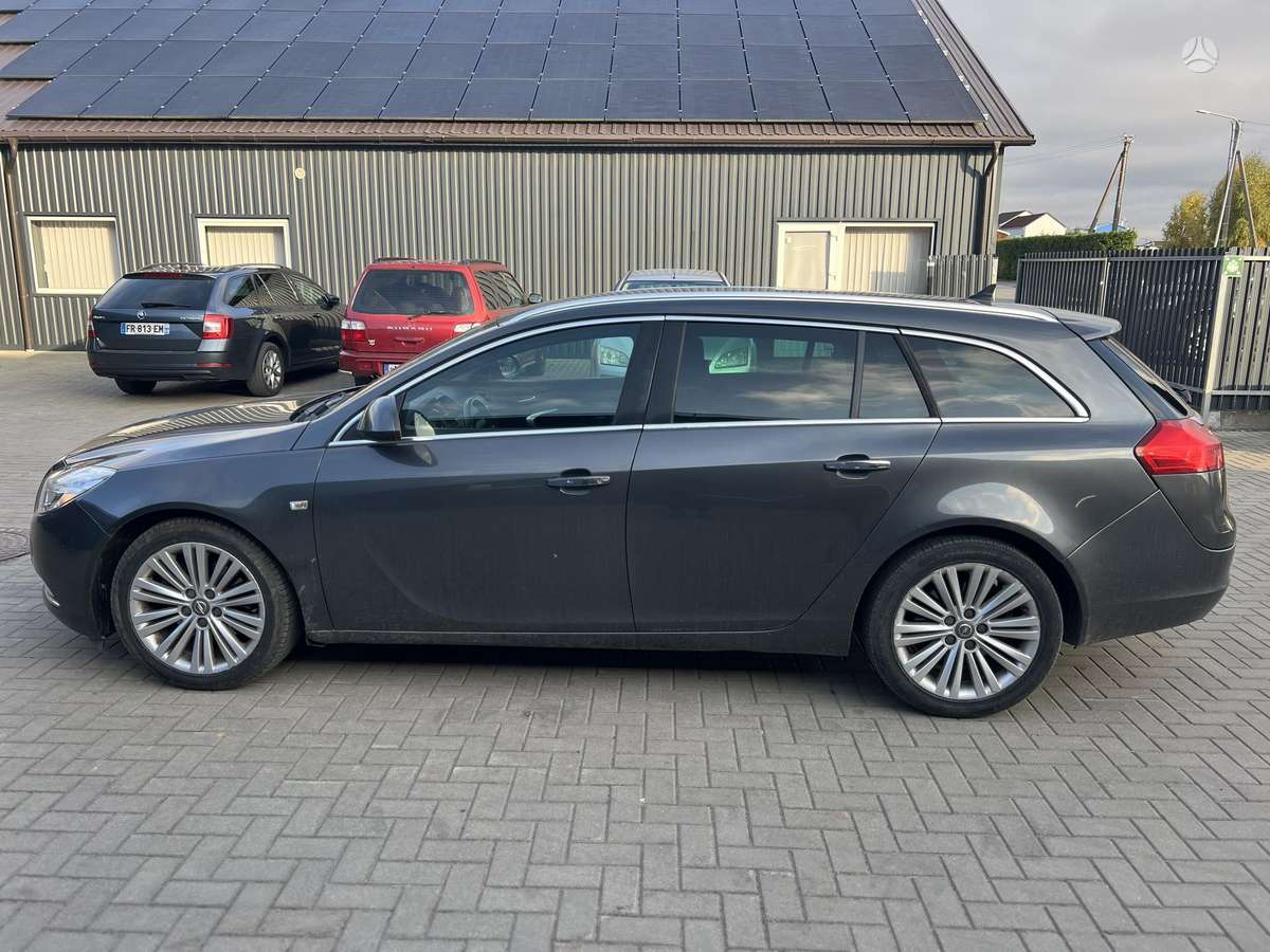 Opel Insignia for parts