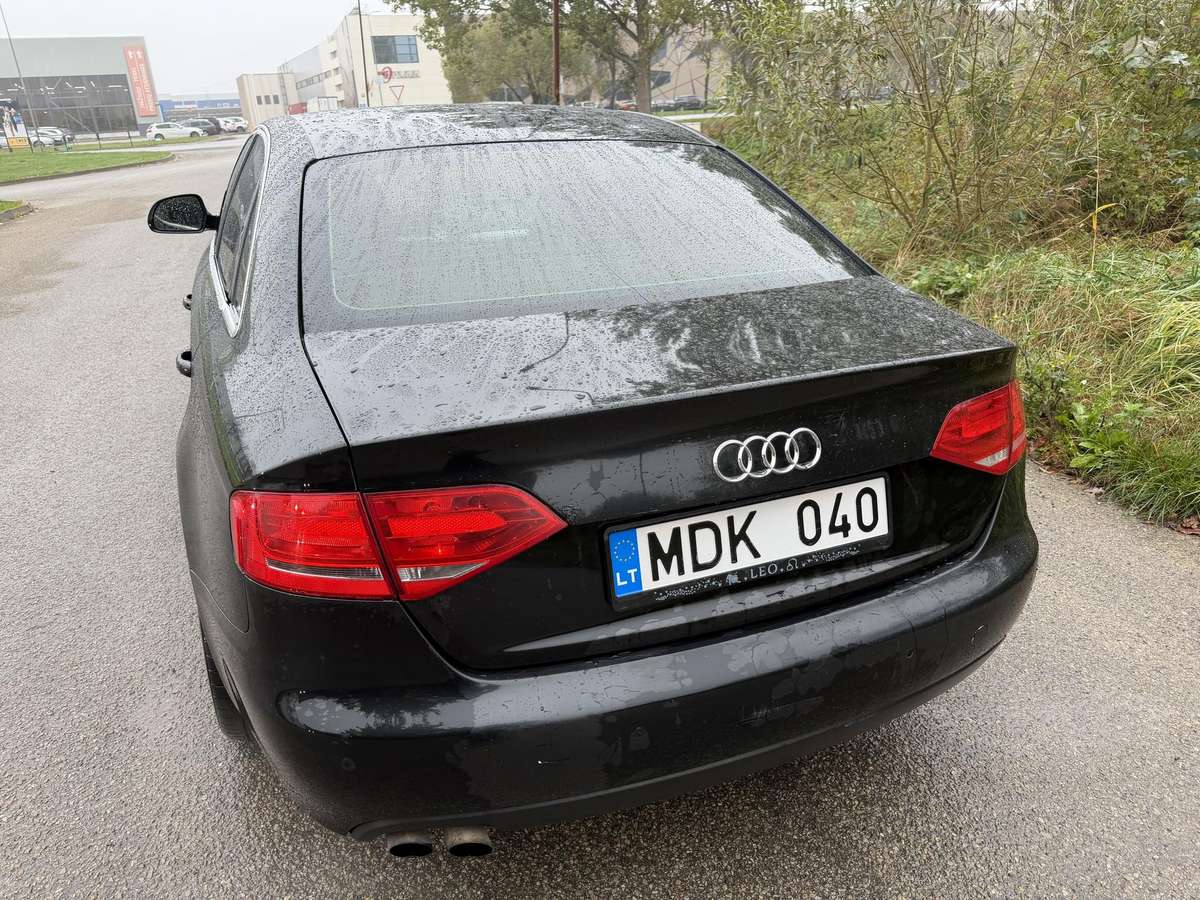 Audi A4, 2.0 l., Седан