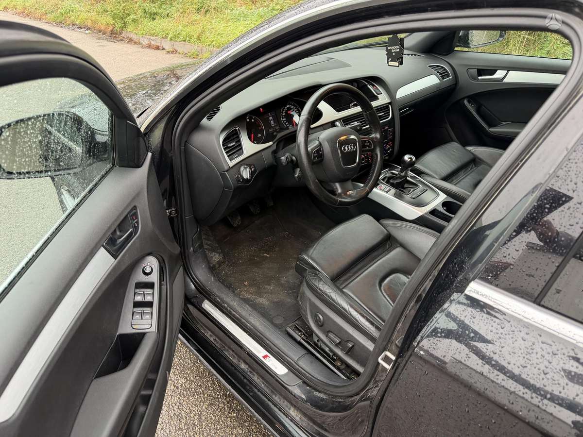 Audi A4, 2.0 l., Седан