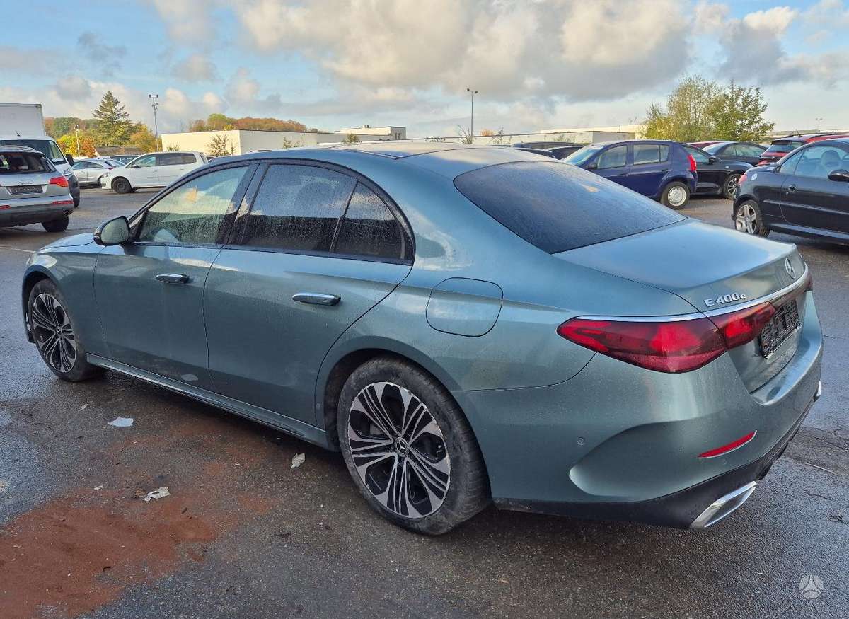 Mercedes-Benz E400