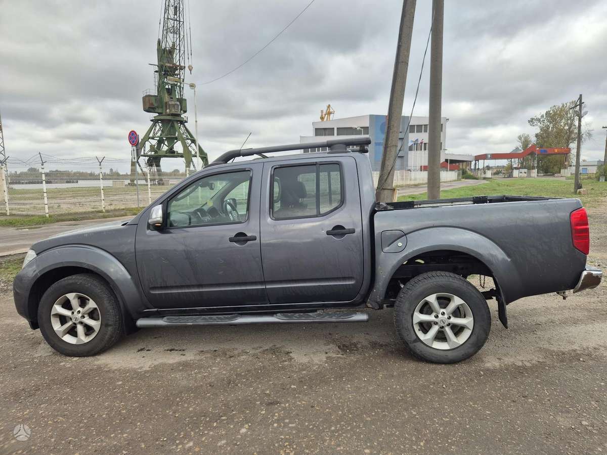 Nissan Navara, Пикап