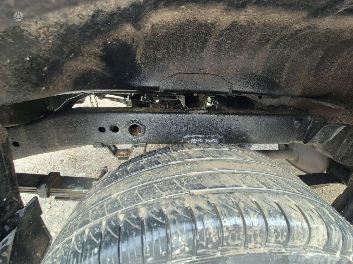 Nissan Navara, Пикап