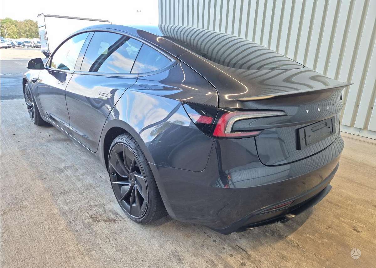 Tesla Model 3, 81 kWh, hatchback