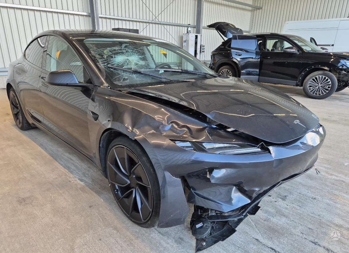 Tesla Model 3, 81 kWh, hatchback