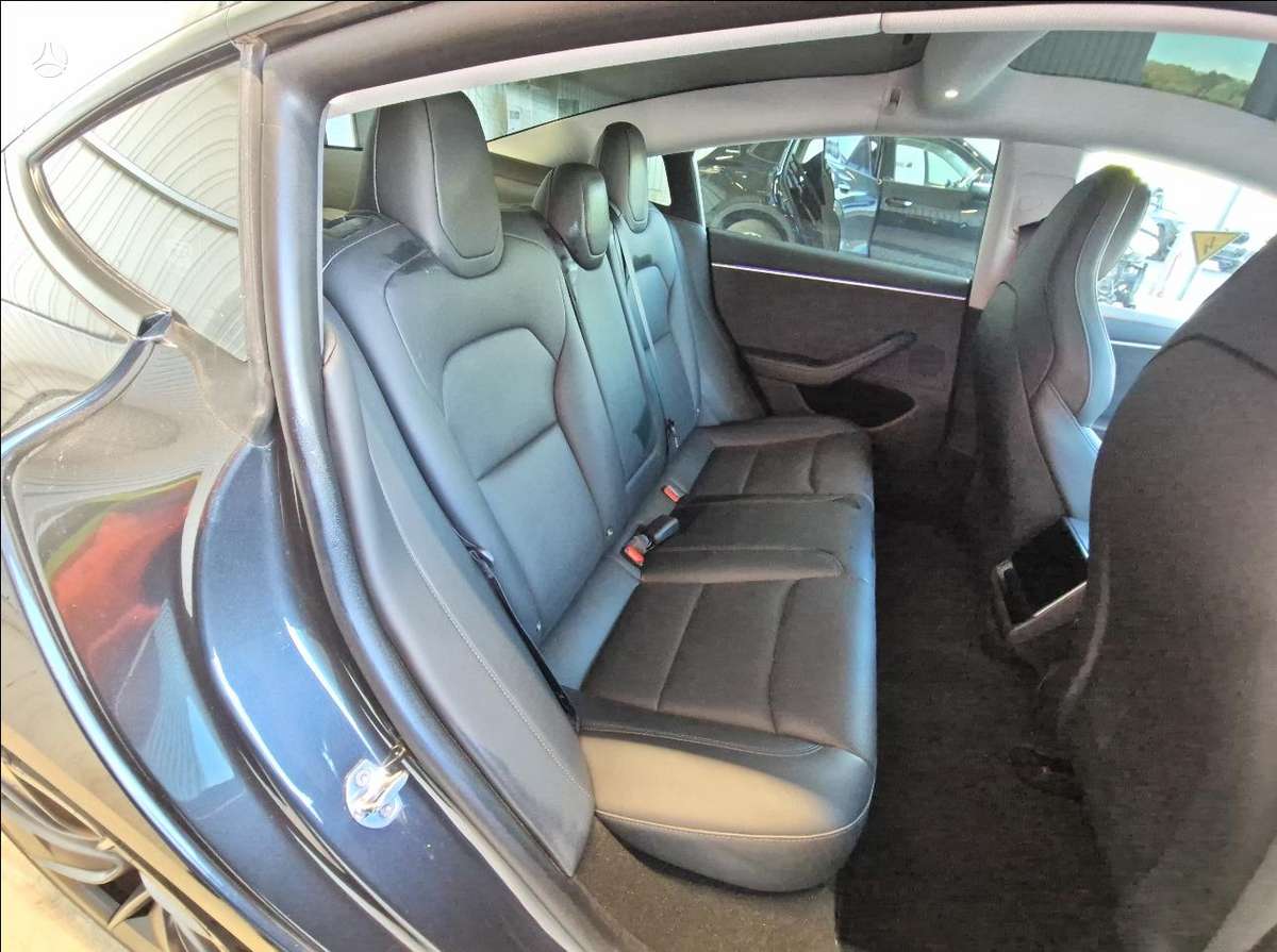 Tesla Model 3, 81 kWh, hatchback