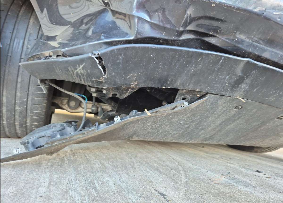 Tesla Model 3, 81 kWh, hatchback