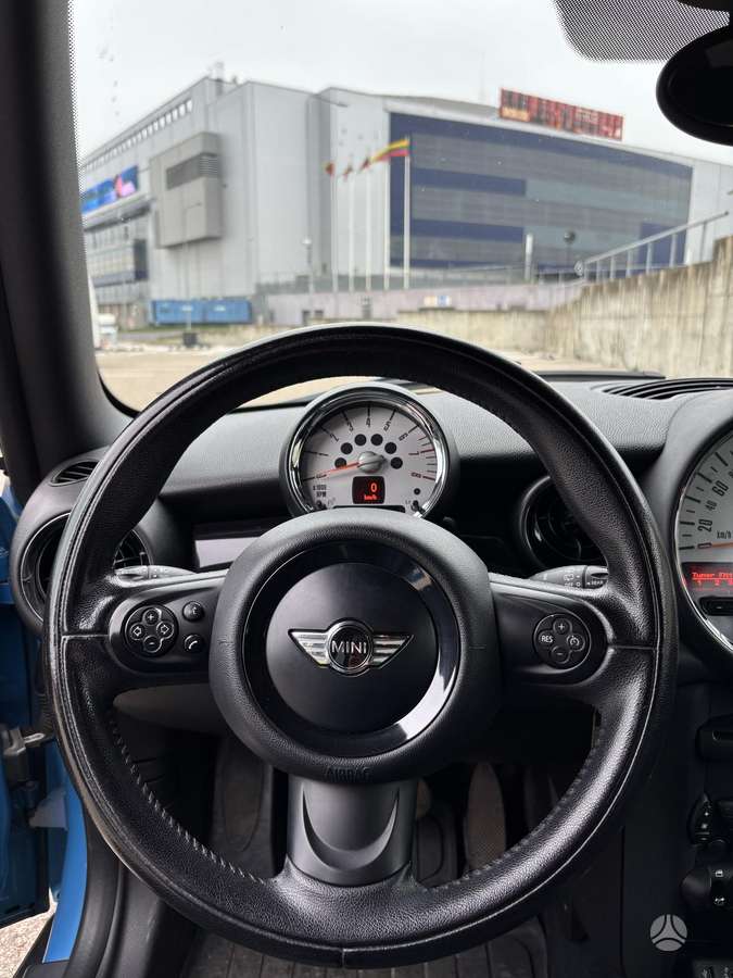 Mini Cooper, 1.6 l., hatchback