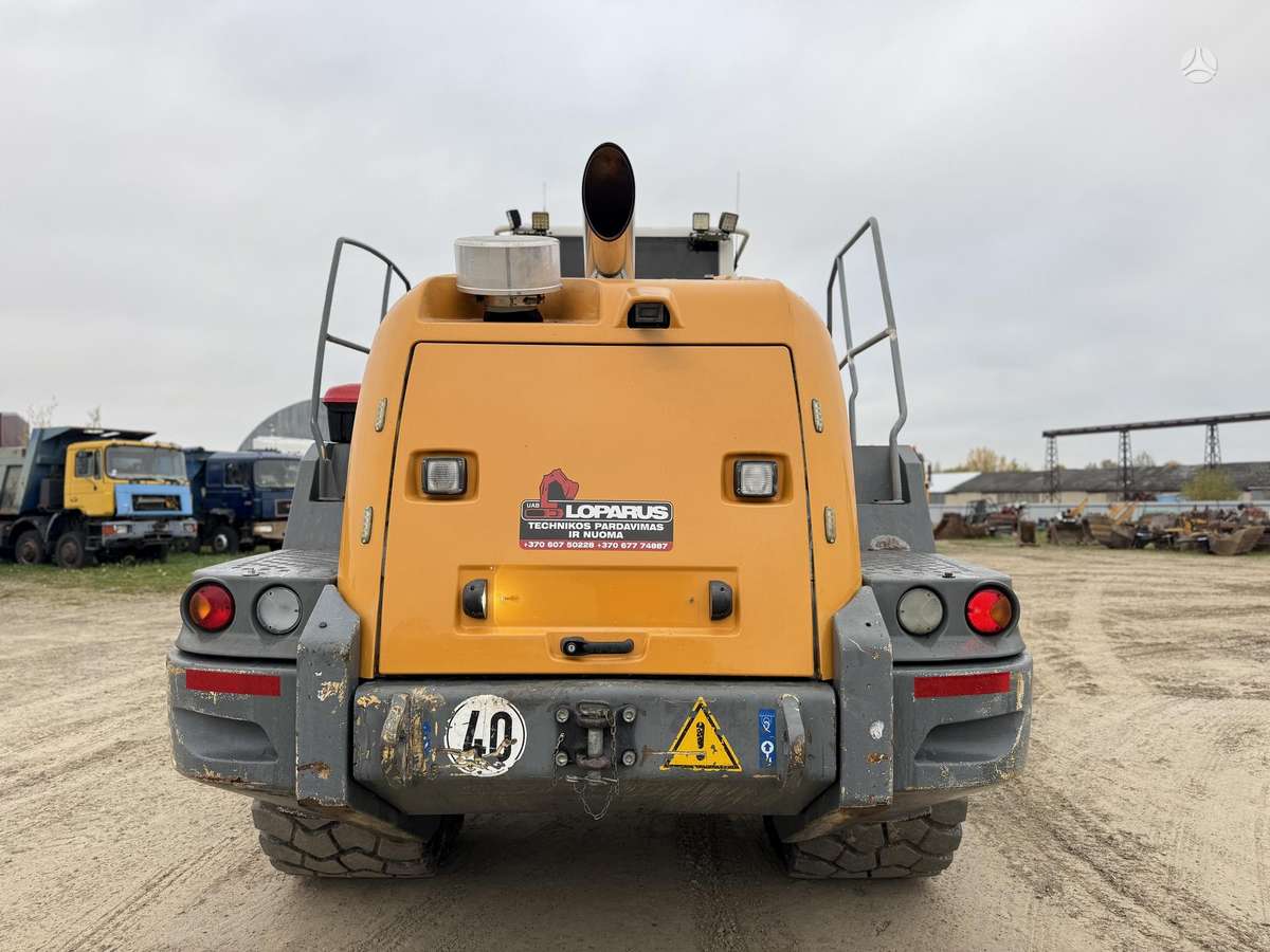 Liebherr L 566 , NR 2 quick coupler, frontal loader