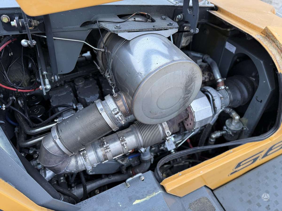 Liebherr L 566 , NR 2 quick coupler, frontal loader