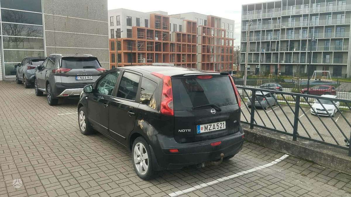 Nissan Note, Хэтчбек