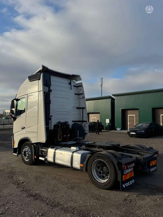Volvo FH500, double sleeper