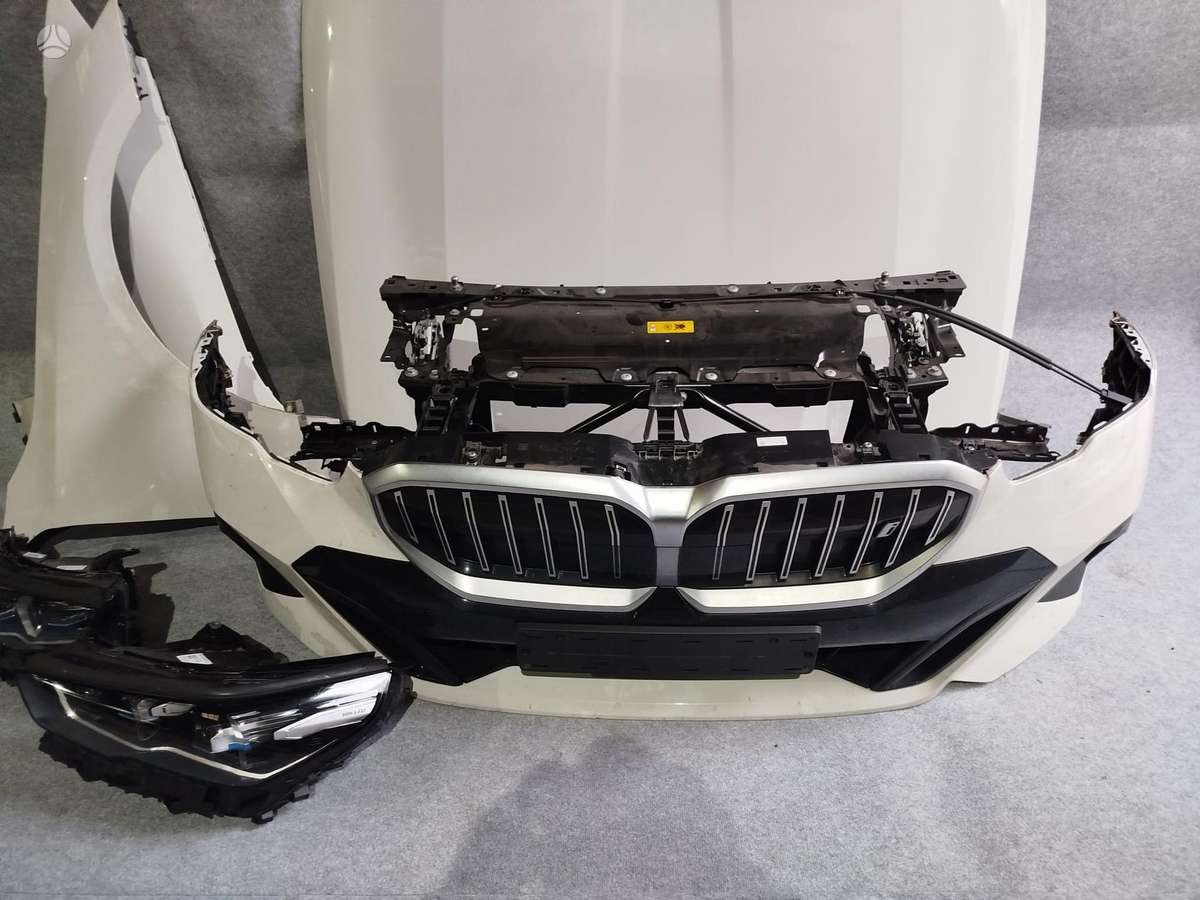 BMW i5 kėbulo dalys