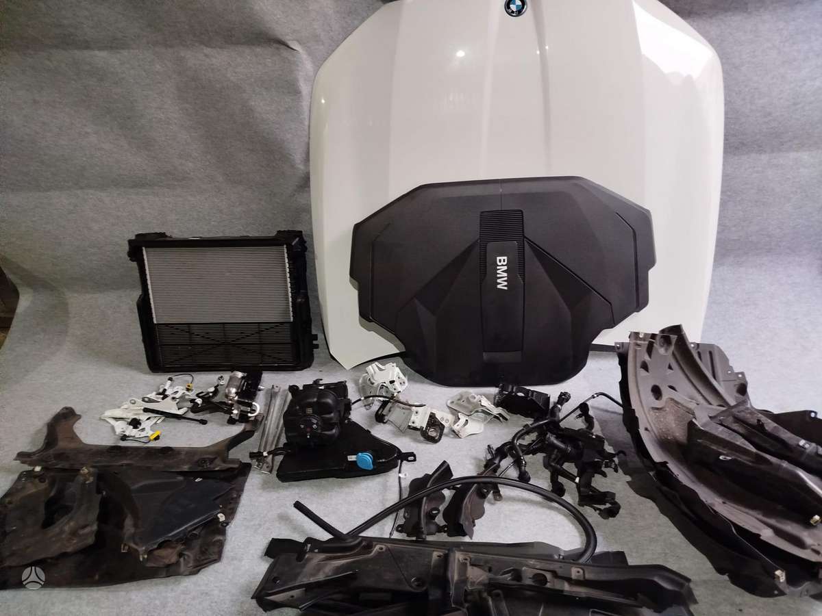 BMW i5 kėbulo dalys