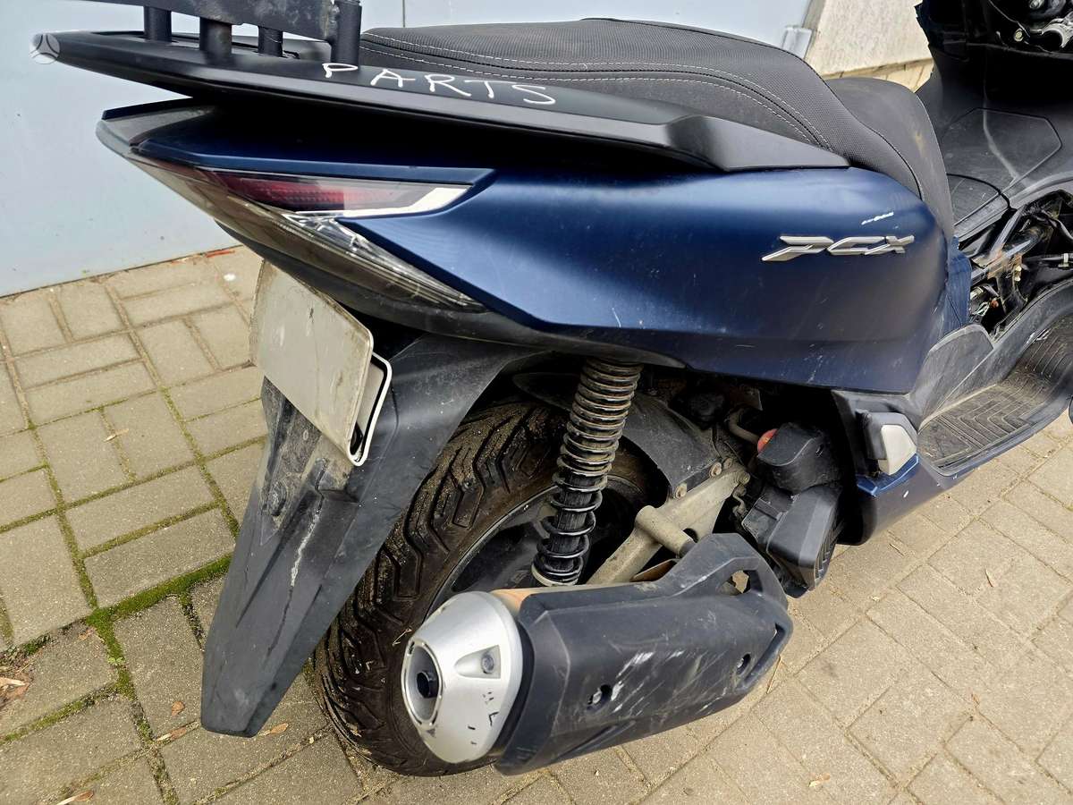 Honda PCX, scooters / mopeds