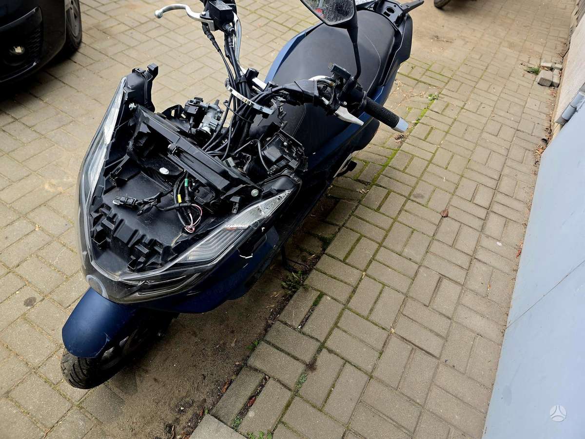 Honda PCX, мотороллеры / мопеды