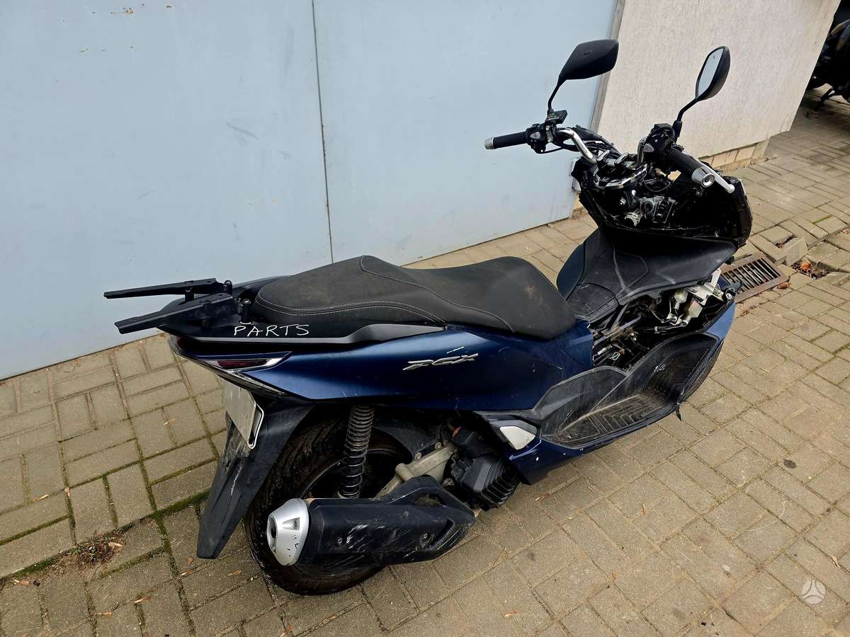 Honda PCX, scooters / mopeds