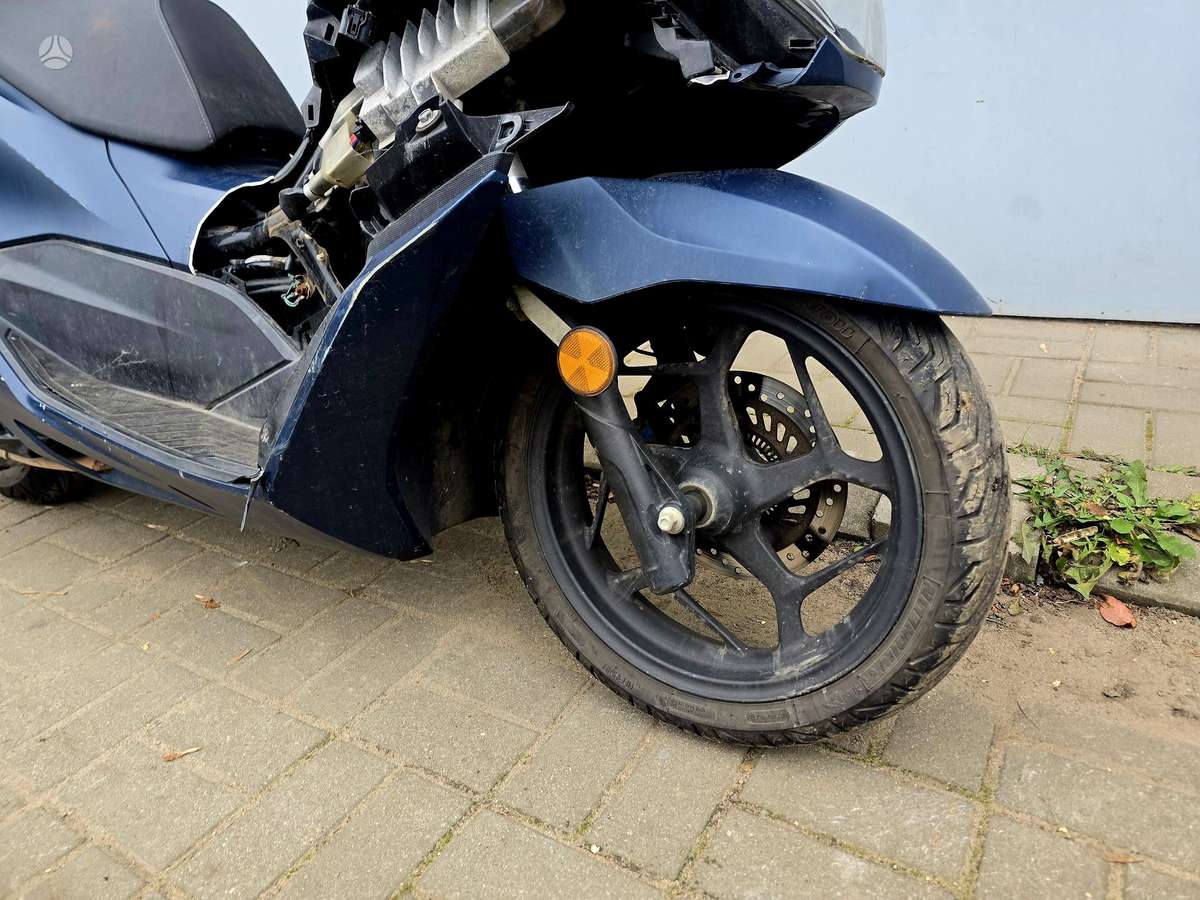 Honda PCX, мотороллеры / мопеды