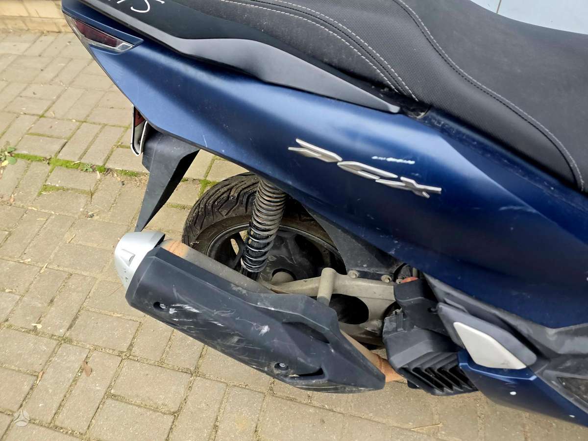 Honda PCX, мотороллеры / мопеды