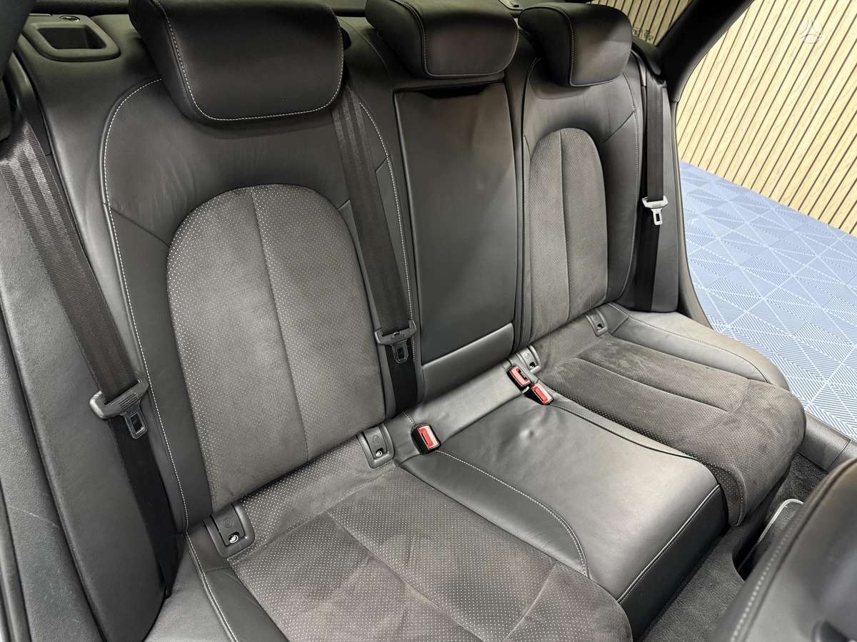 Audi A6, 2.0 l., Седан