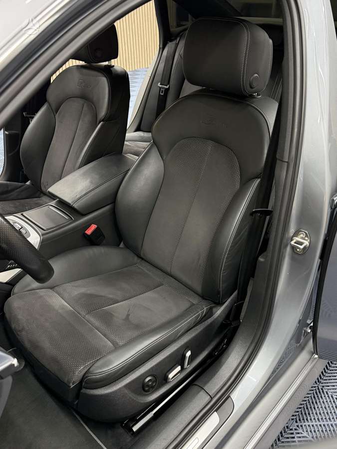 Audi A6, 2.0 l., Седан