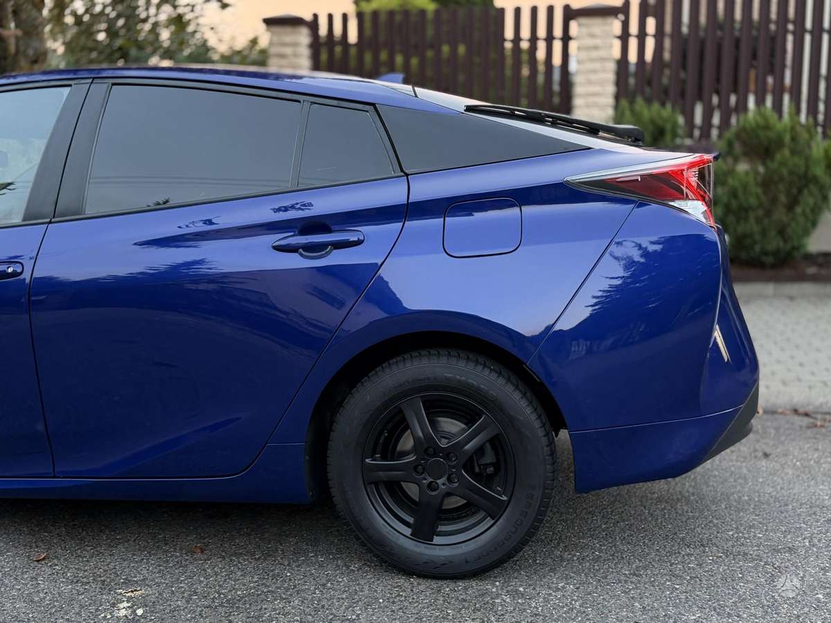 Toyota Prius, 1.8 l., wagon