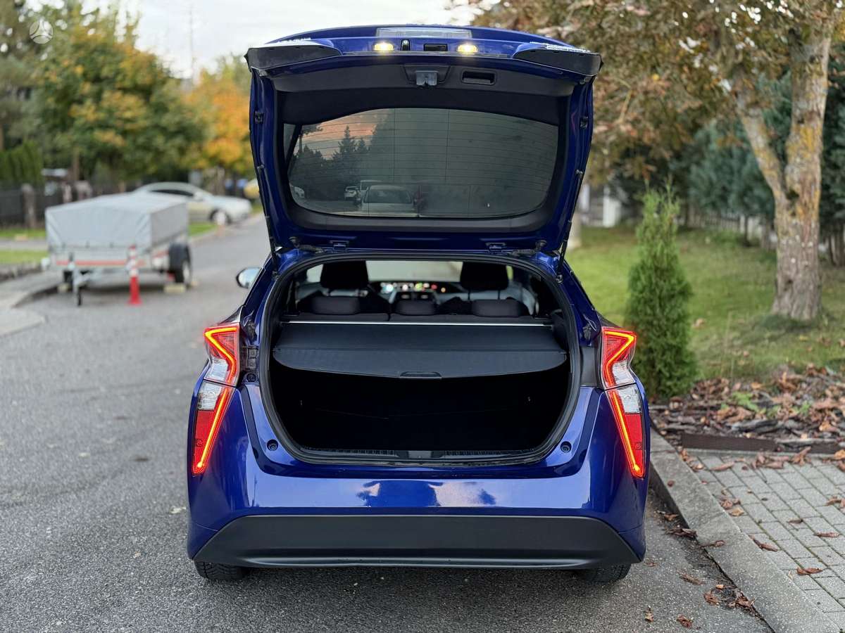 Toyota Prius, 1.8 l., wagon