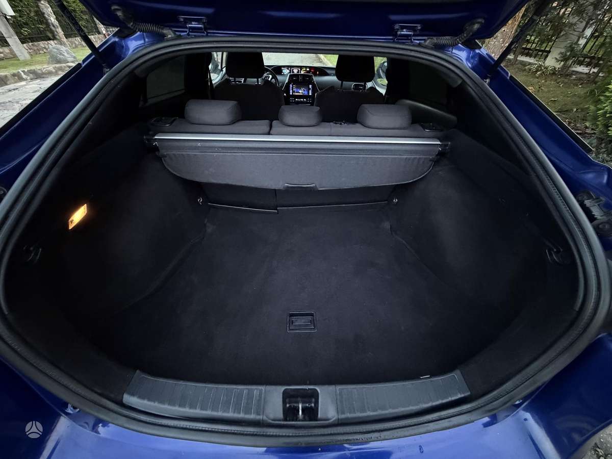 Toyota Prius, 1.8 l., wagon