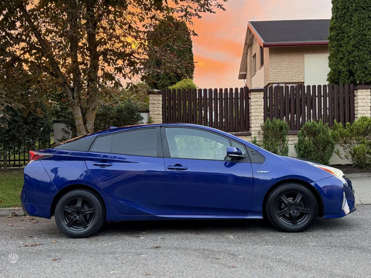 Toyota Prius, 1.8 l., wagon
