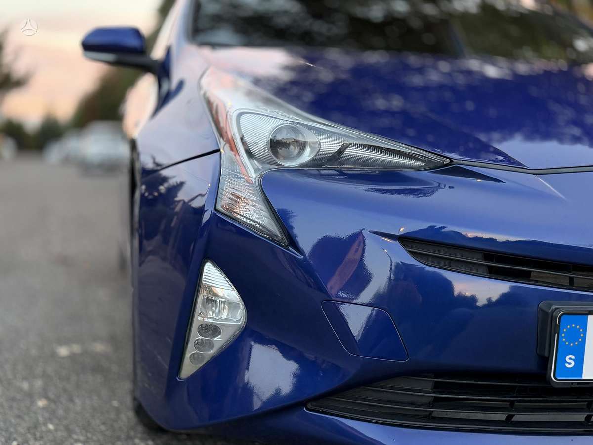 Toyota Prius, 1.8 l., wagon