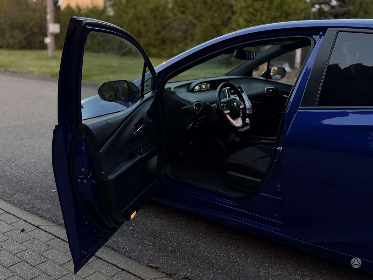 Toyota Prius, 1.8 l., wagon