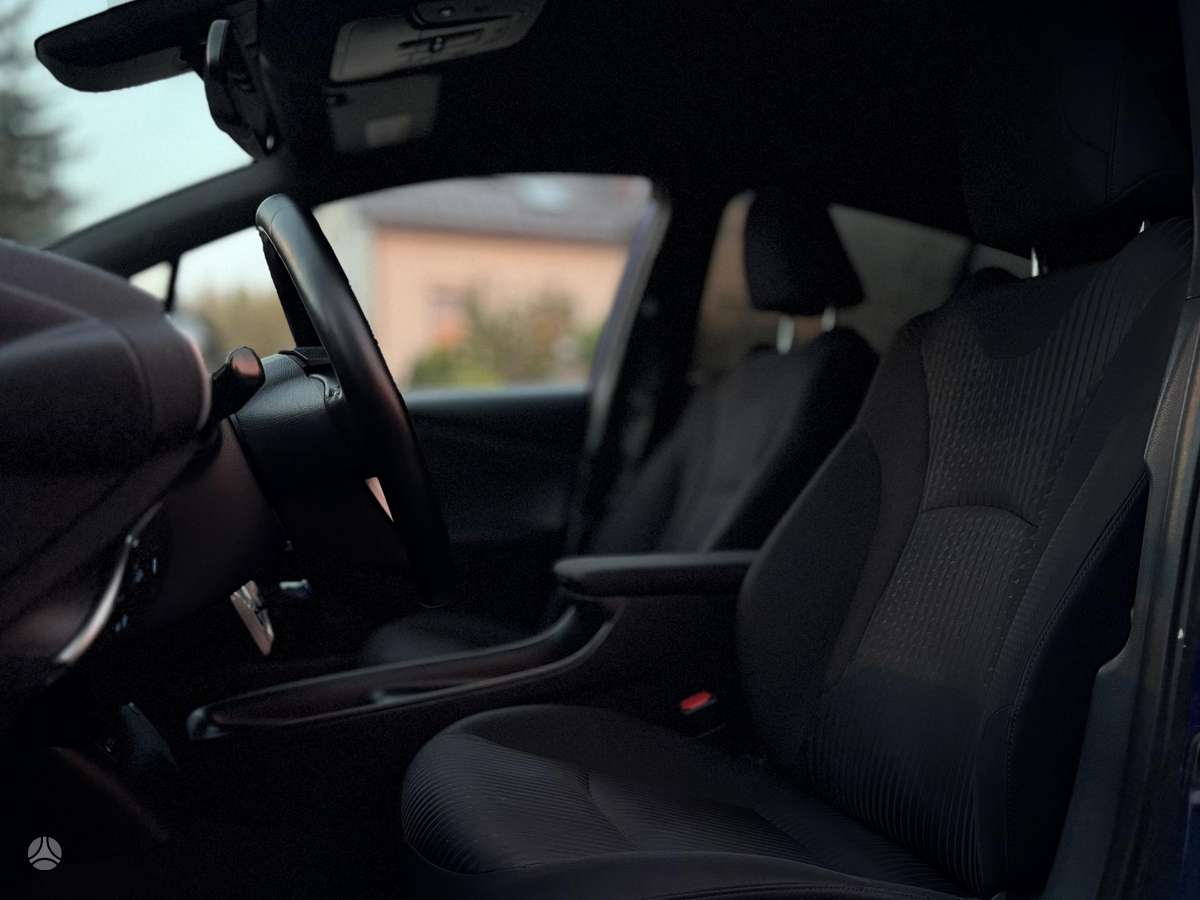 Toyota Prius, 1.8 l., wagon