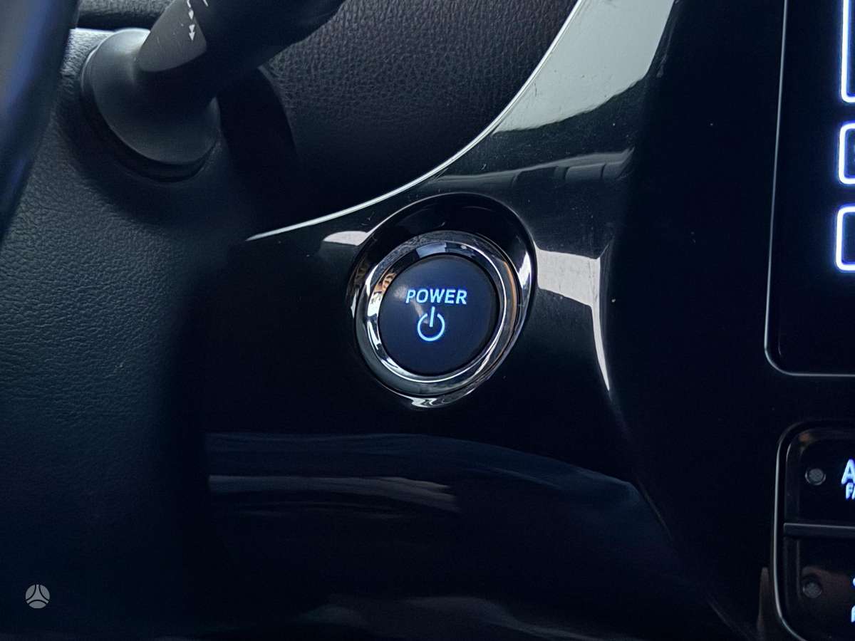 Toyota Prius, 1.8 l., wagon