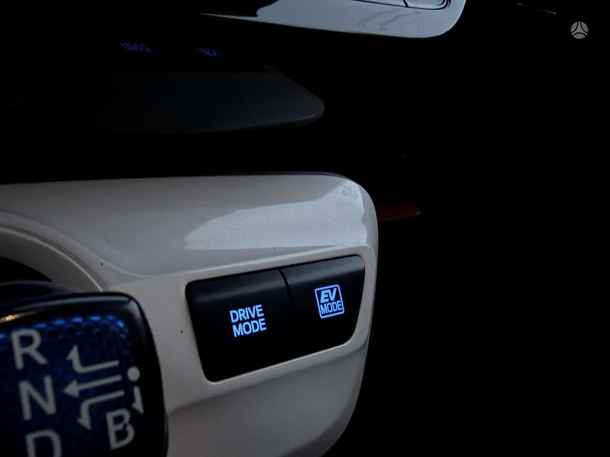 Toyota Prius, 1.8 l., wagon