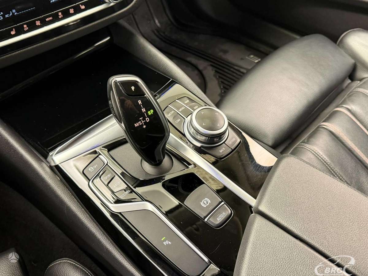 BMW 520, 2.0 l., Седан