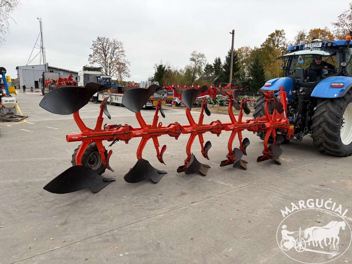 Kuhn Vari-Master 153, 5x5 korpusų, plūgai