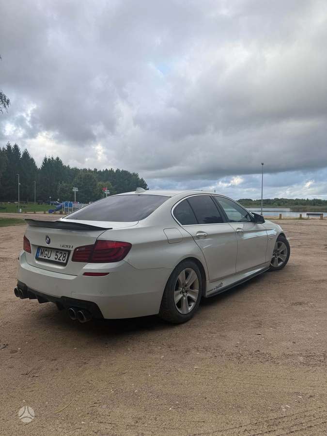 BMW 528, 2.0 l., Седан