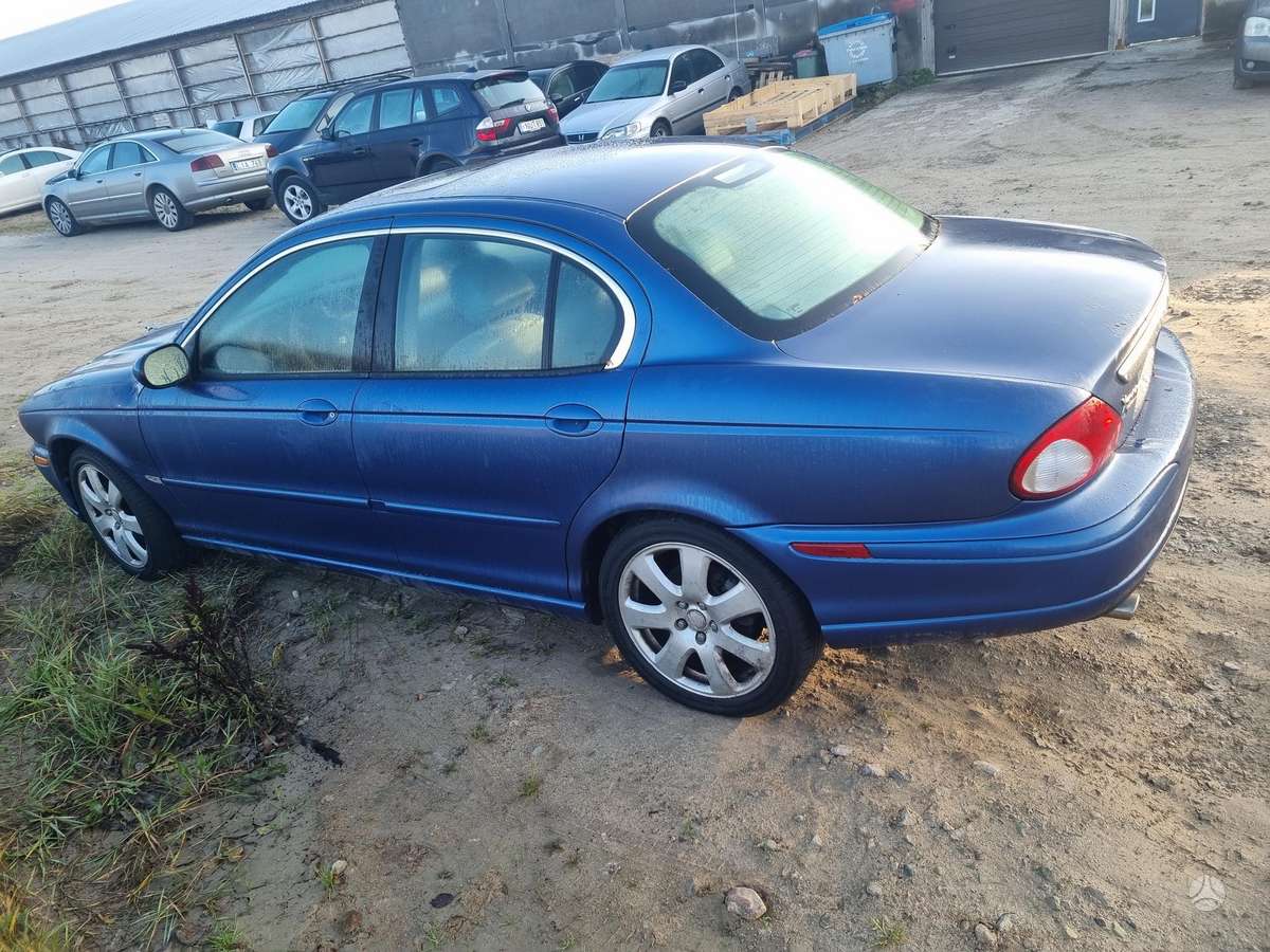 Jaguar X-Type body parts