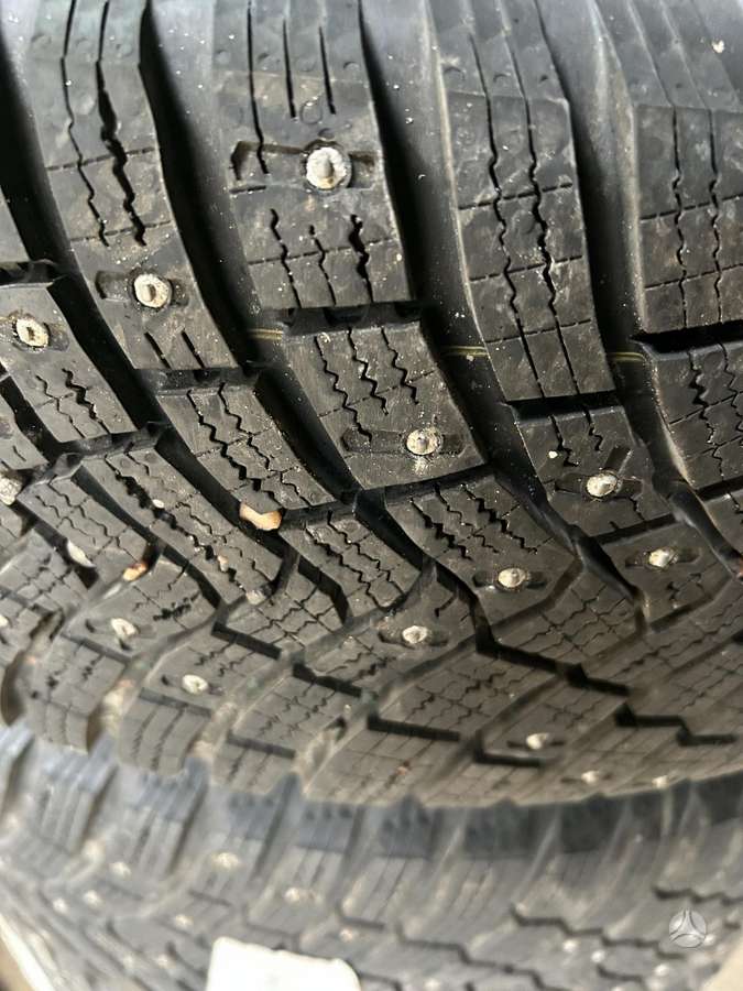Continental, зимние 215/60 R17