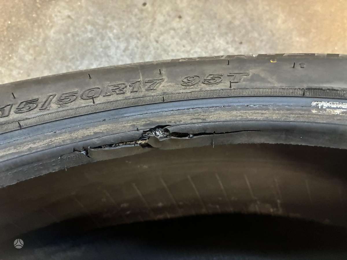 Roadstone, зимние 215/50 R17