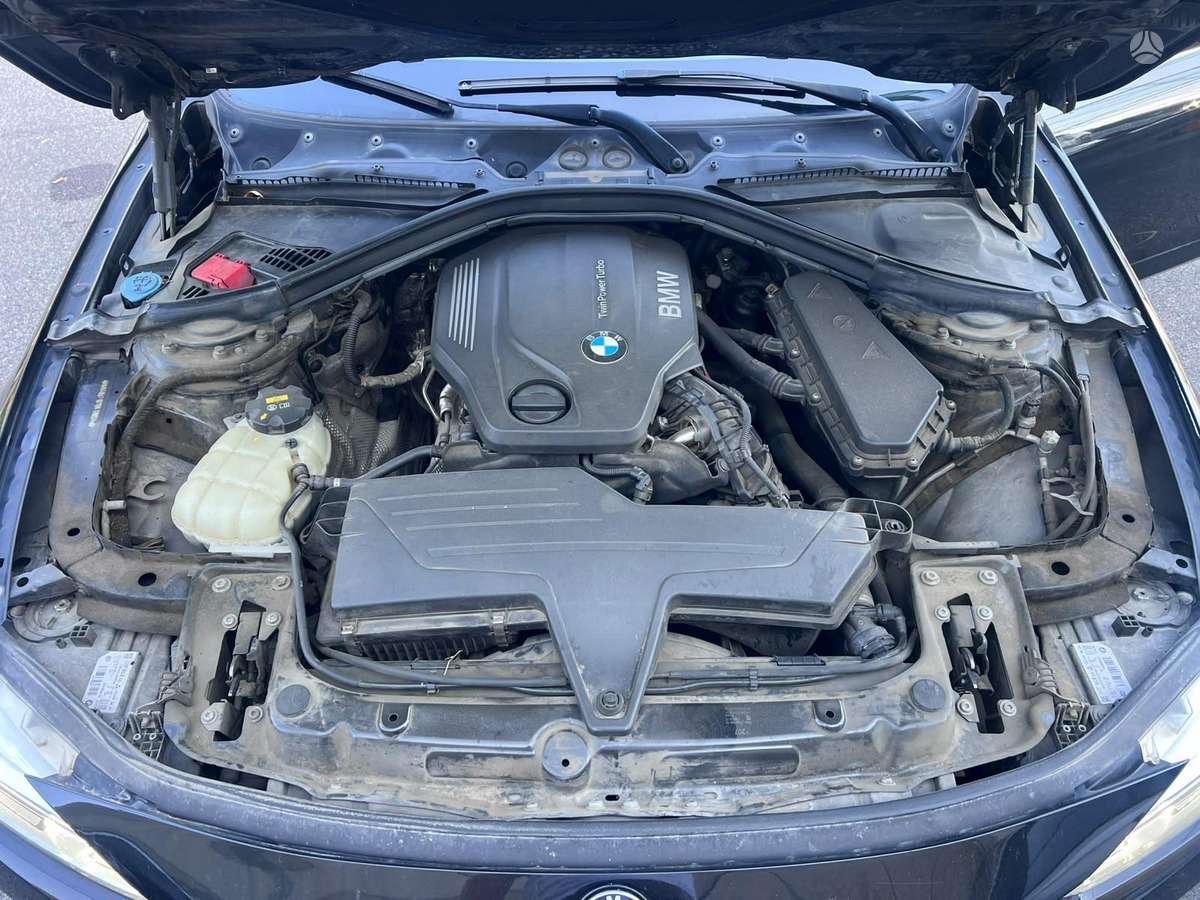 BMW 318, Универсал