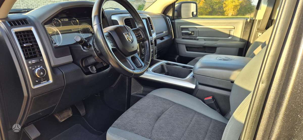 RAM 1500, 5.7 l., pick-up