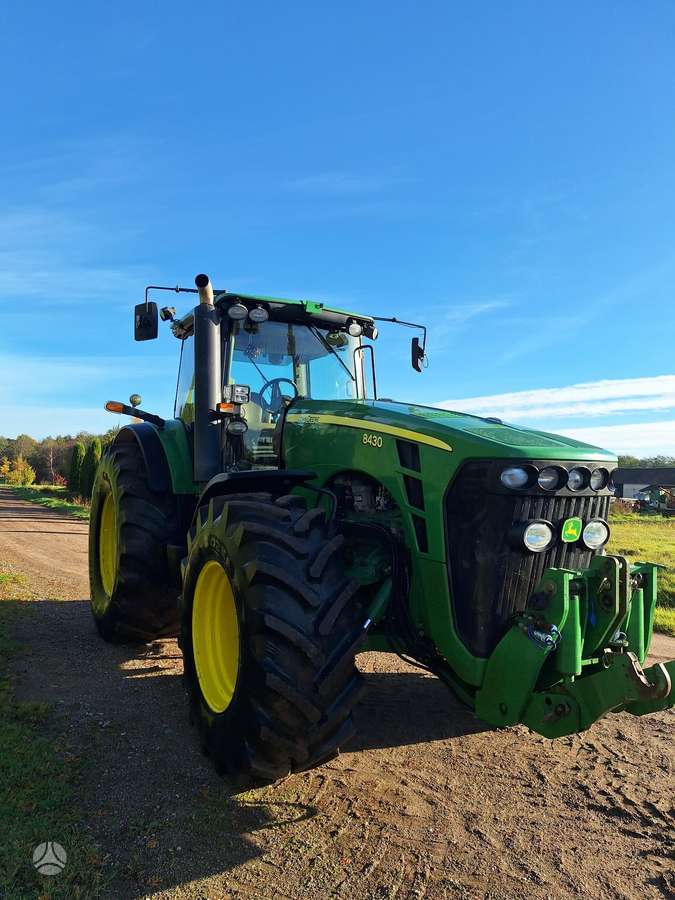 John Deere 8430, traktoriai
