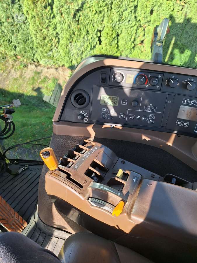 John Deere 8430, tractors