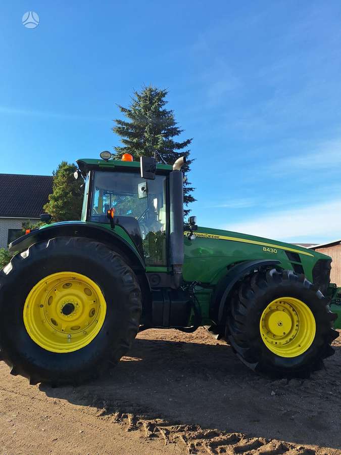 John Deere 8430, tractors