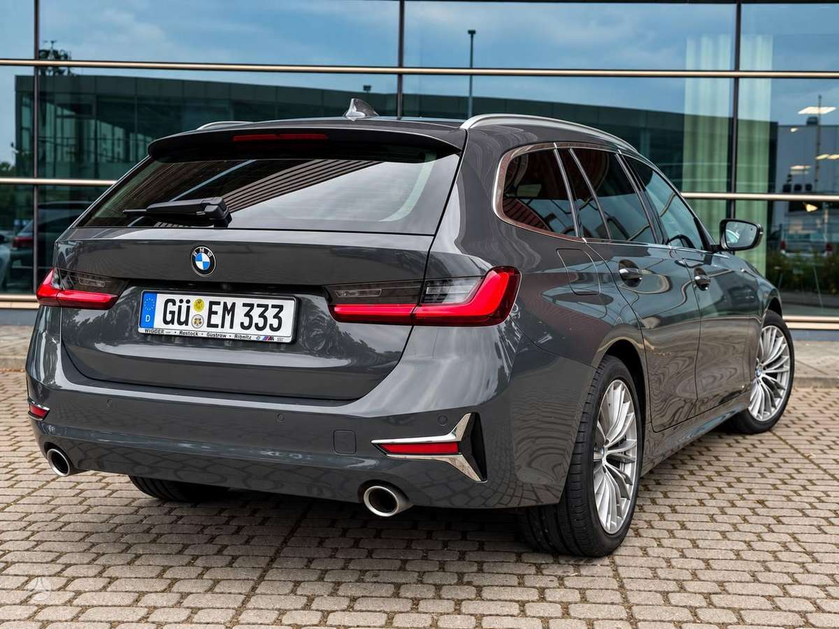 BMW 320, Универсал