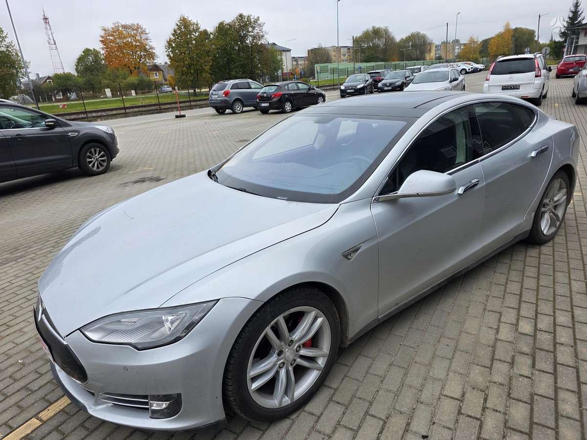 Tesla Model S, 85 кВт·ч, Хэтчбек