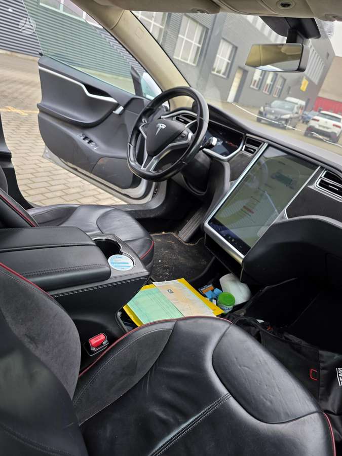 Tesla Model S, 85 kWh, hatchback