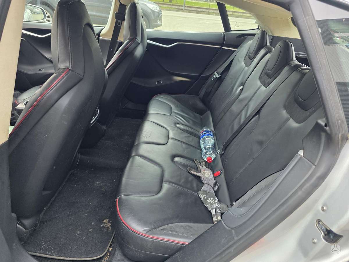 Tesla Model S, 85 kWh, hatchback