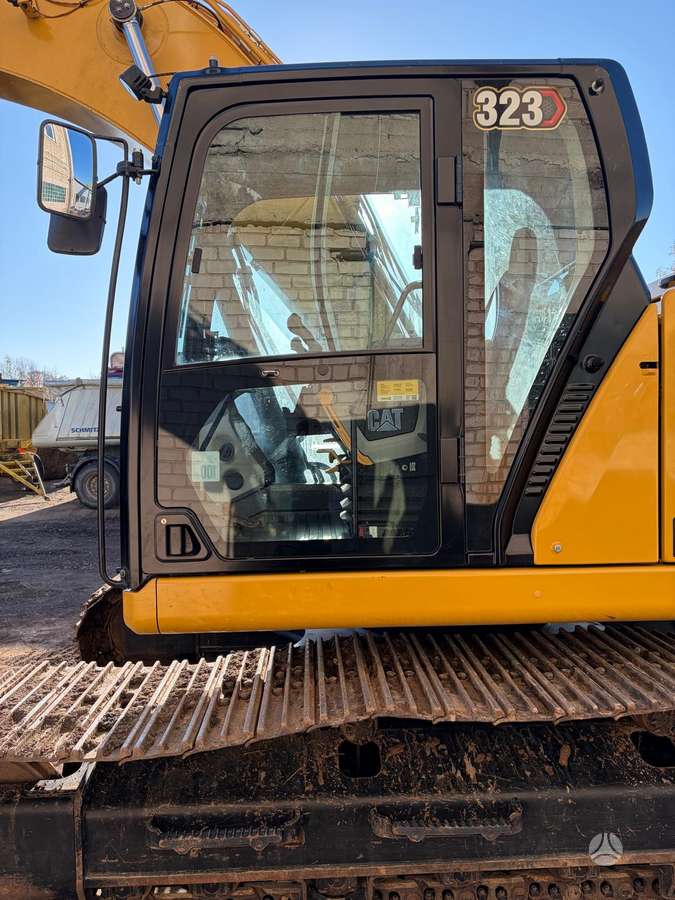Caterpillar 323, ekskavatoriai